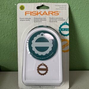 Fiskars White and Teal Lisa Griffith Tag Punch New in Package